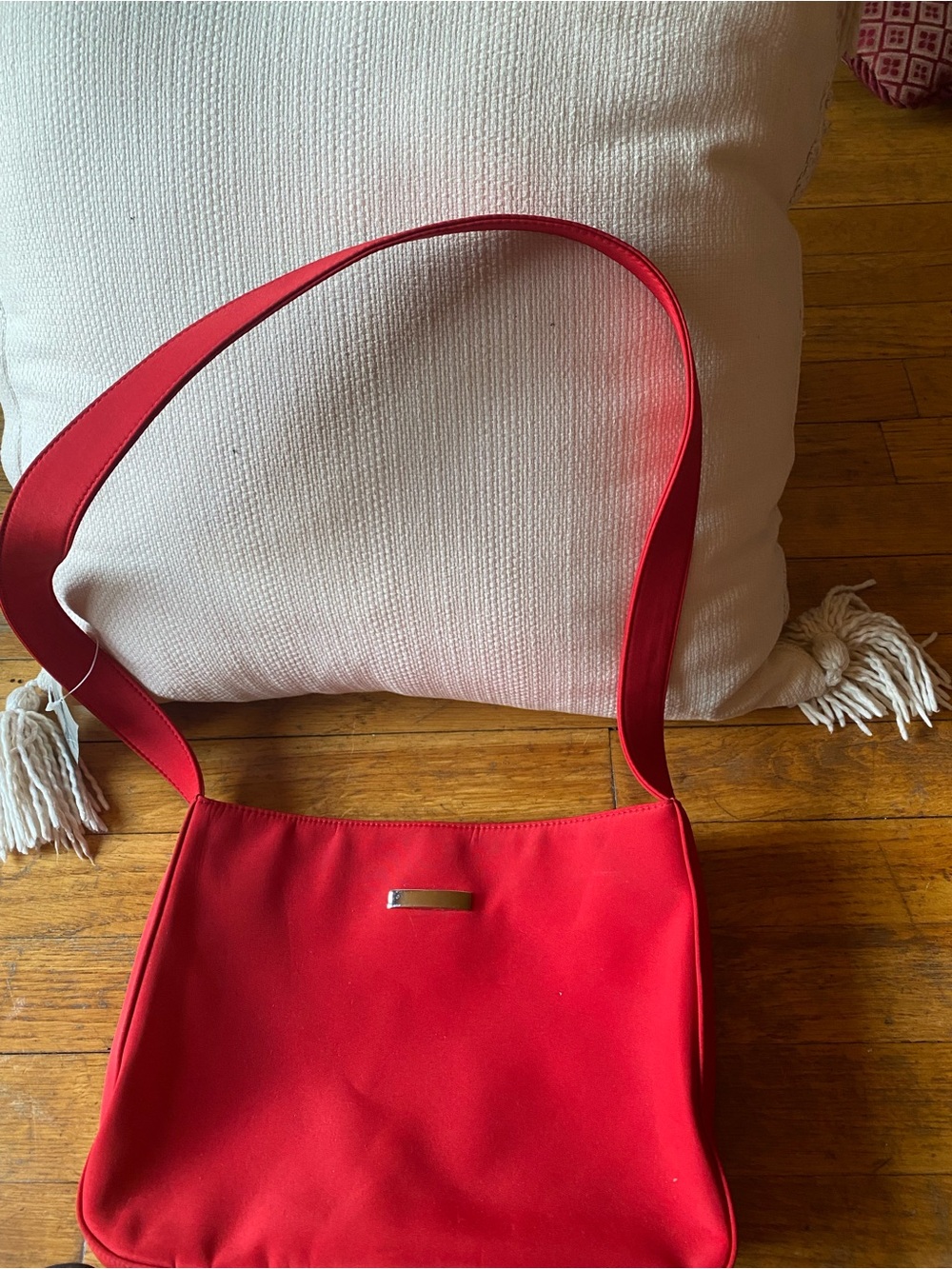 Jacqueline Ferrar  Red Women's Shoulder Bag - Sleek Everyday Carry